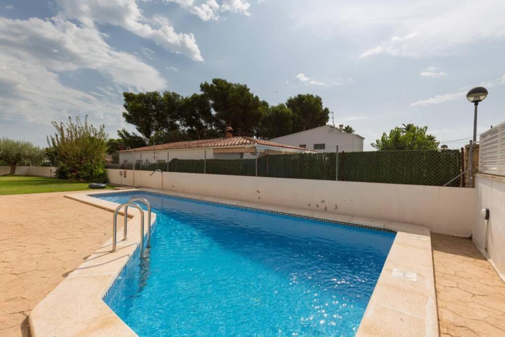 SAN CARLOS - Apartamento de dos dormitorios con piscina comunitaria Alcanar Exterior foto